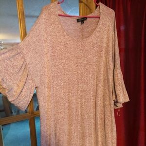 Bell sleeve dress size 26/28